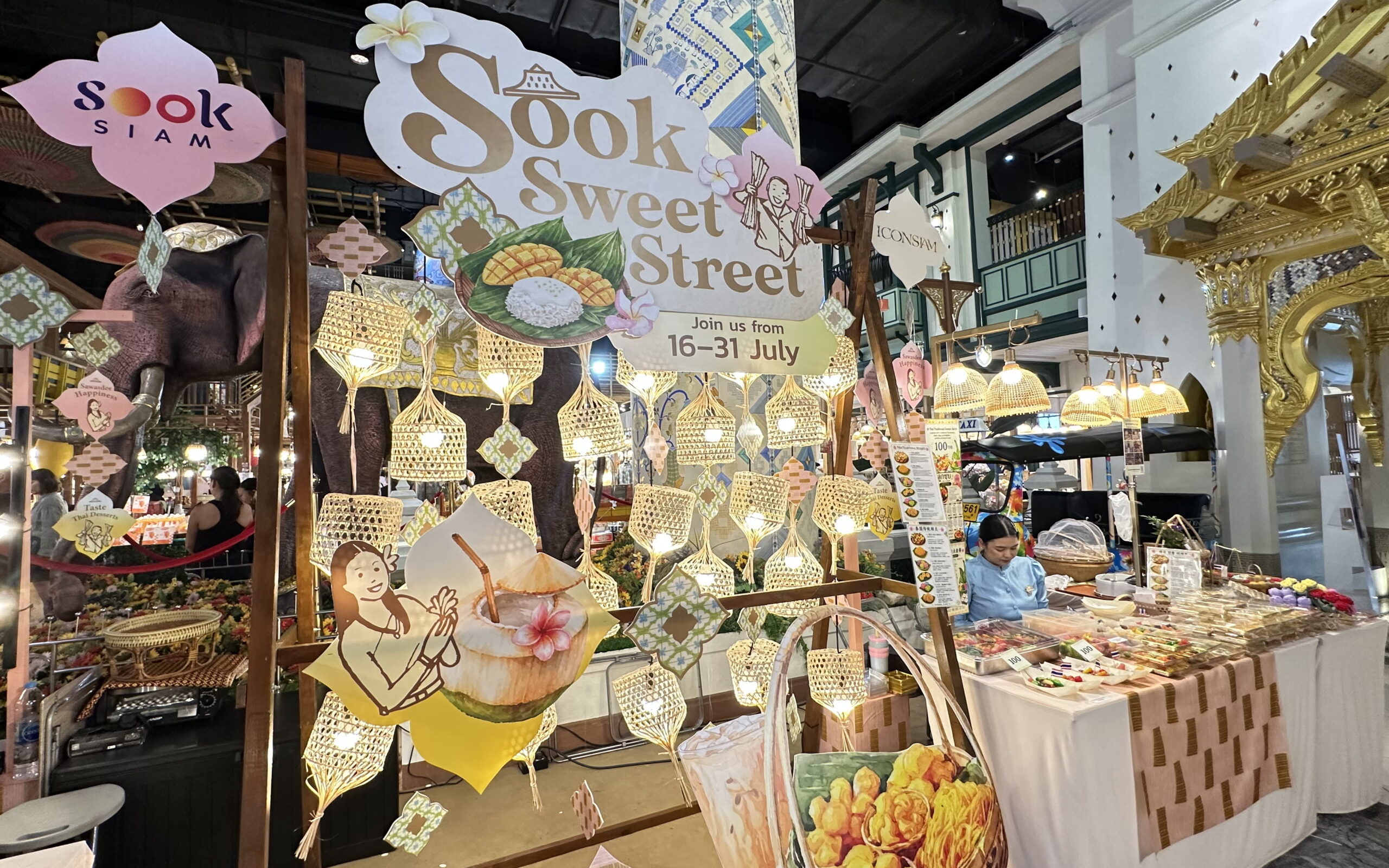 เมืองสุขสยาม ณ ไอคอนสยาม ชวนสัมผัสมนต์เสน่ห์ความหวานละมุน ในงาน SOOK SWEET STREET ยกขบวนขนมไทยและขนมหวานสุดสร้างสรรค์มาไว้ในที่เดียว